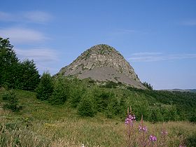 280px-Mont_Gerbier_de_Jonc_(en_venant_de_St_Martial_au_nord-est)