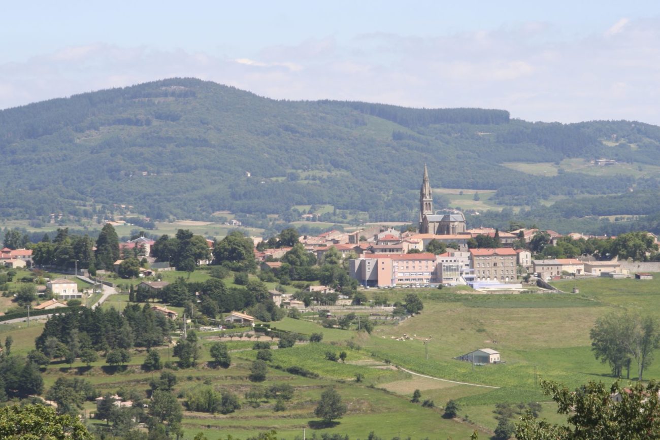En août à Vernoux en Vivarais Rassemblement autour du doux