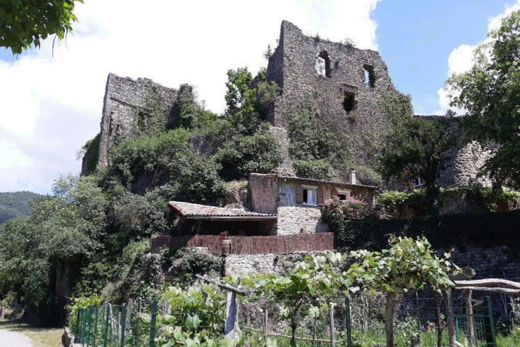 Le château de Retourtour à Lamastre | Rassemblement autour du doux